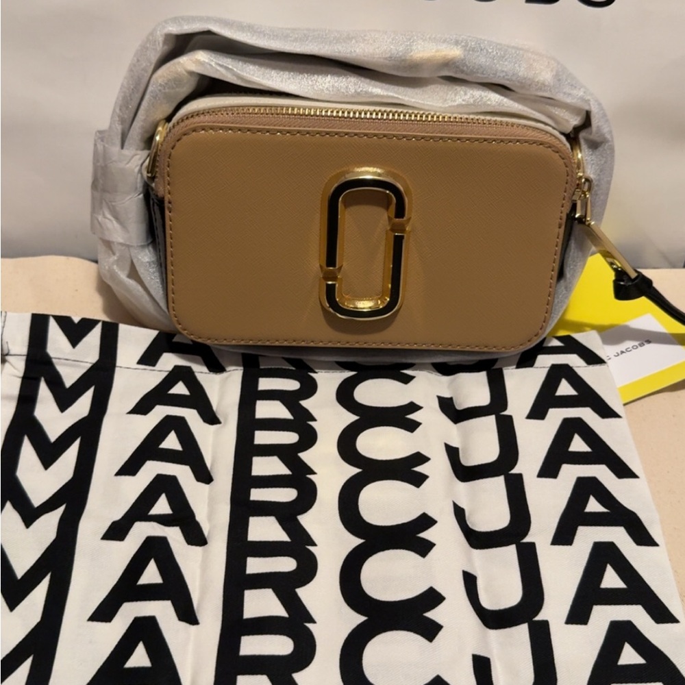 Marc Jacobs The Snapshot...$325 in store/online - Picture 11 of 16